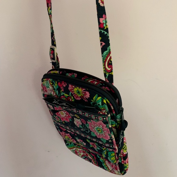 Vera Bradley Handbags - Vera Bradley crossbody bag